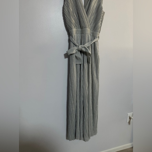 Saylor Metallic Silver Kori Jumpsuit Size Small - Picture 5 of 9